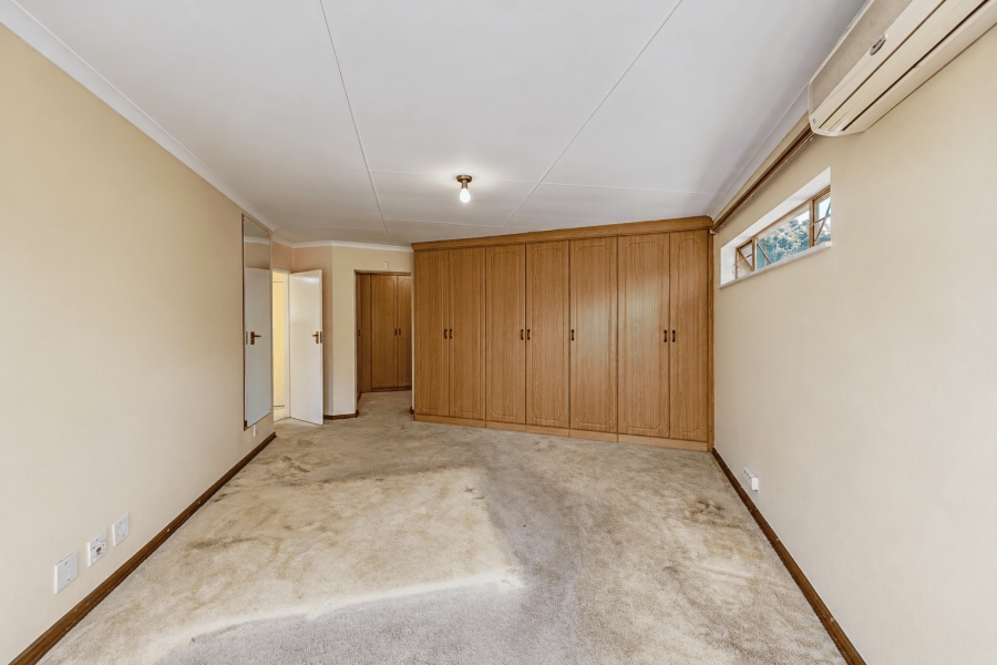 5 Bedroom Property for Sale in Moreleta Park Gauteng