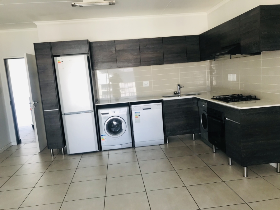 To Let 1 Bedroom Property for Rent in Petervale Gauteng