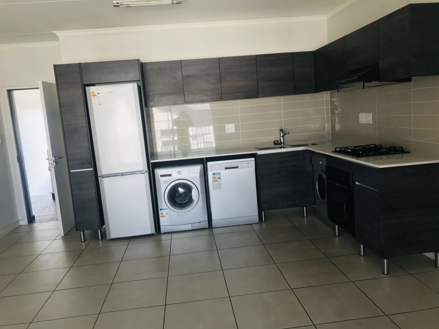 To Let 1 Bedroom Property for Rent in Petervale Gauteng