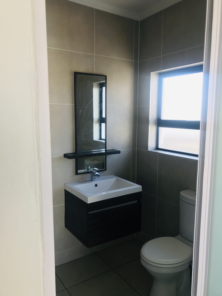 To Let 1 Bedroom Property for Rent in Petervale Gauteng
