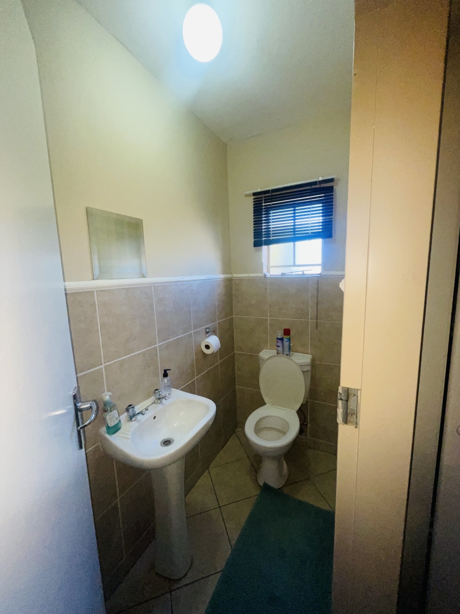 To Let 2 Bedroom Property for Rent in North Riding Gauteng