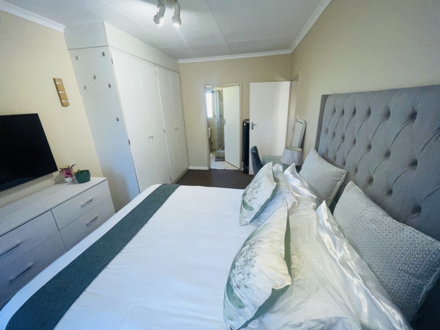 To Let 2 Bedroom Property for Rent in North Riding Gauteng