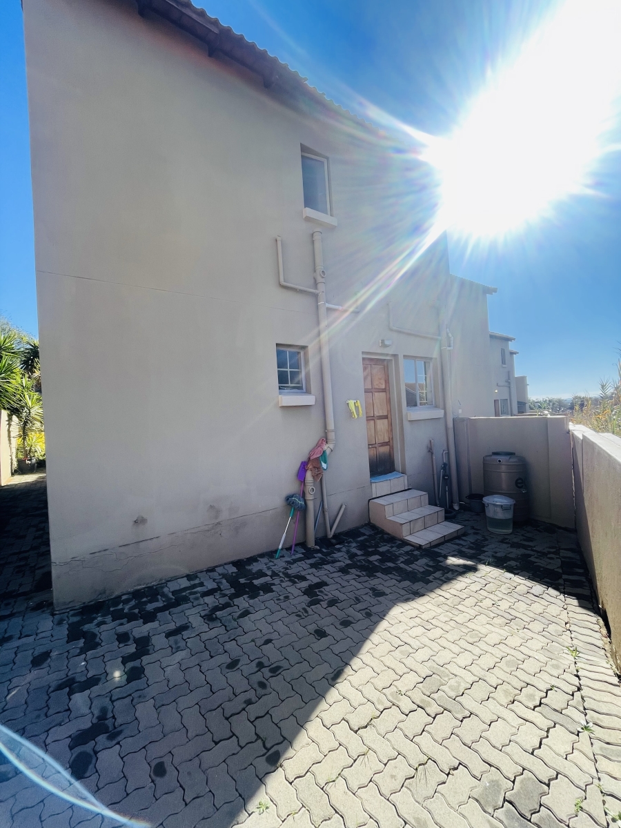 To Let 2 Bedroom Property for Rent in North Riding Gauteng