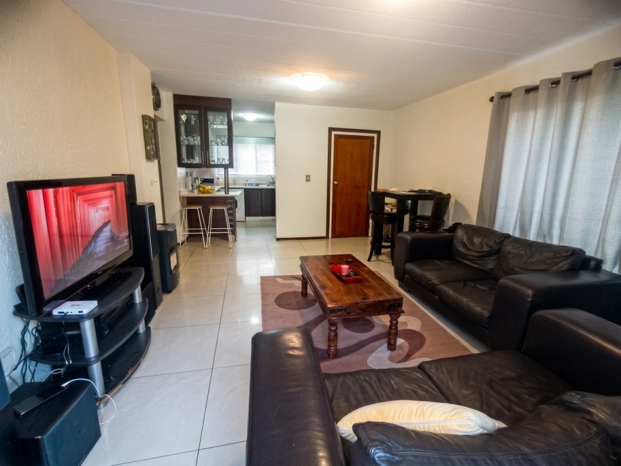 To Let 2 Bedroom Property for Rent in Rembrandt Park Gauteng