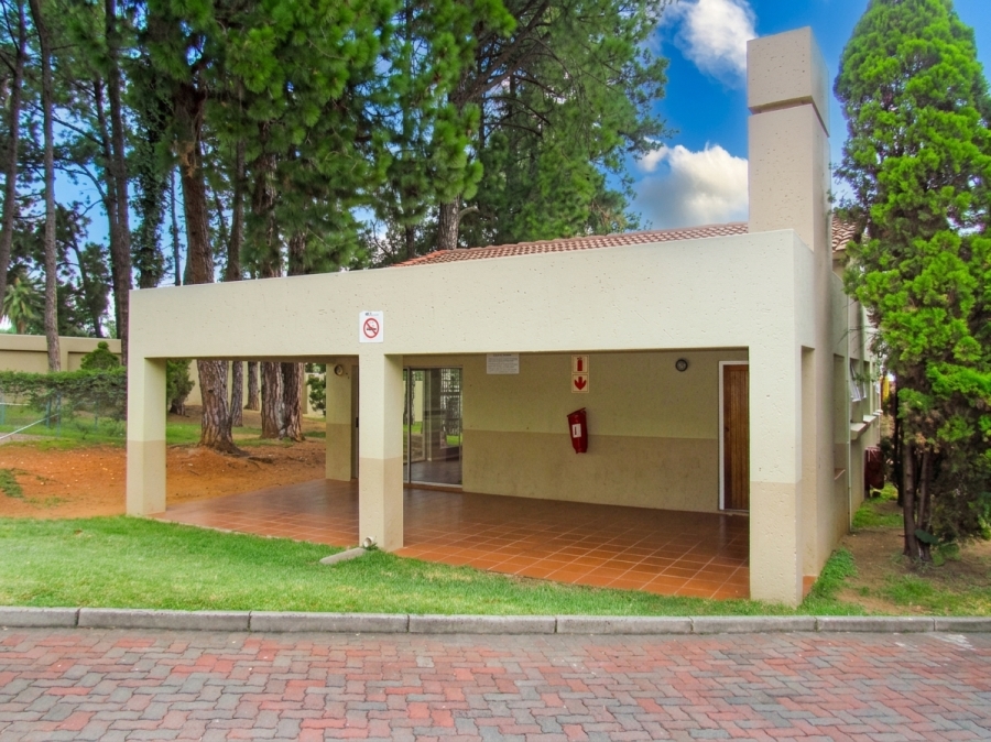 To Let 2 Bedroom Property for Rent in Rembrandt Park Gauteng