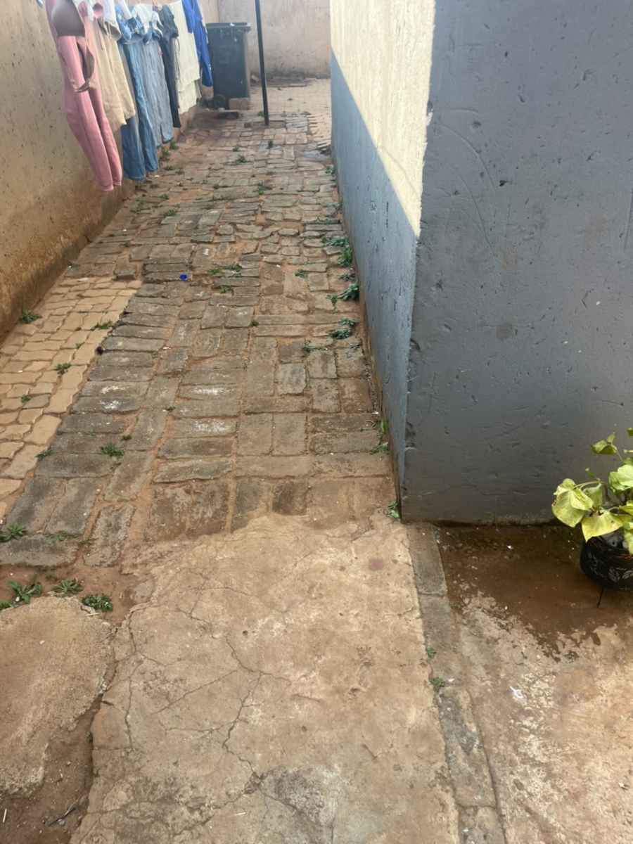 2 Bedroom Property for Sale in Lehae Gauteng