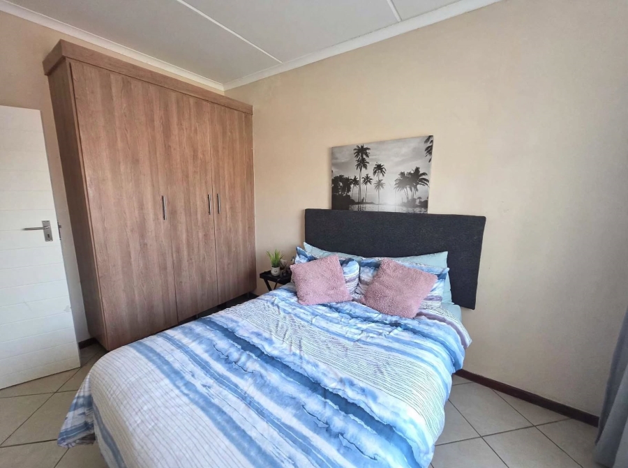 2 Bedroom Property for Sale in Noordwyk Gauteng