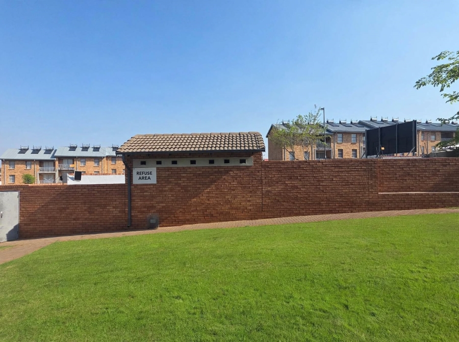2 Bedroom Property for Sale in Noordwyk Gauteng