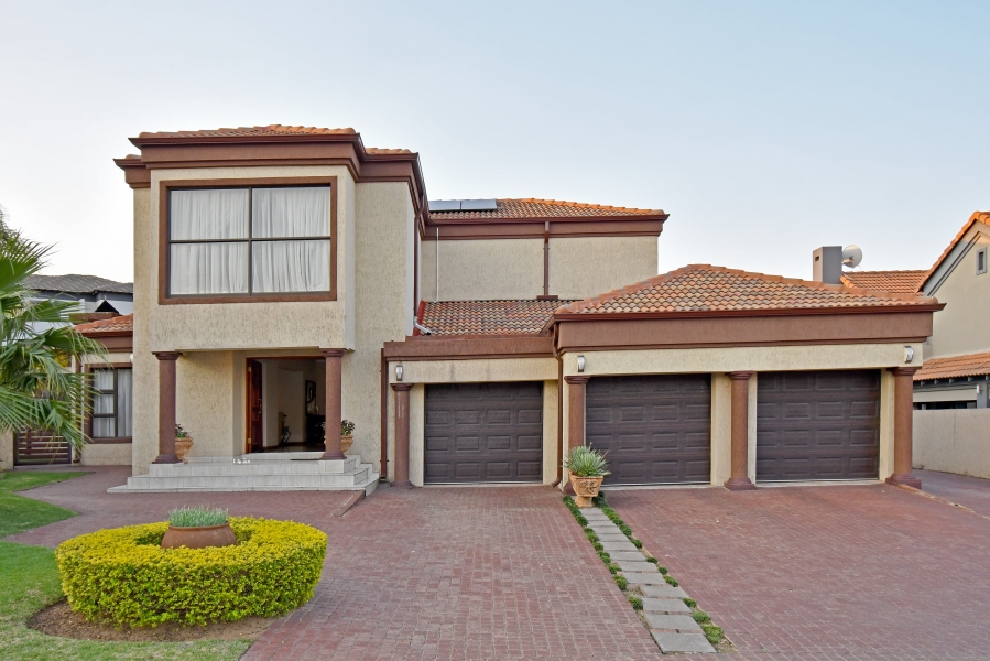 4 Bedroom Property for Sale in Blue Valley Golf Estate Gauteng
