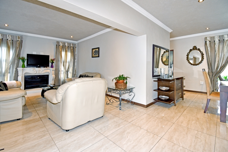 4 Bedroom Property for Sale in Blue Valley Golf Estate Gauteng
