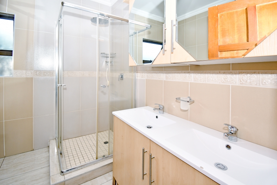 4 Bedroom Property for Sale in Blue Valley Golf Estate Gauteng