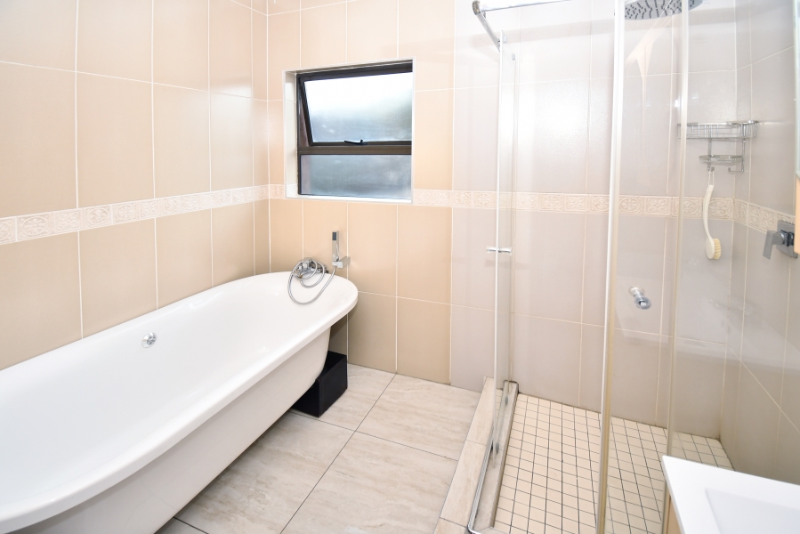 4 Bedroom Property for Sale in Blue Valley Golf Estate Gauteng