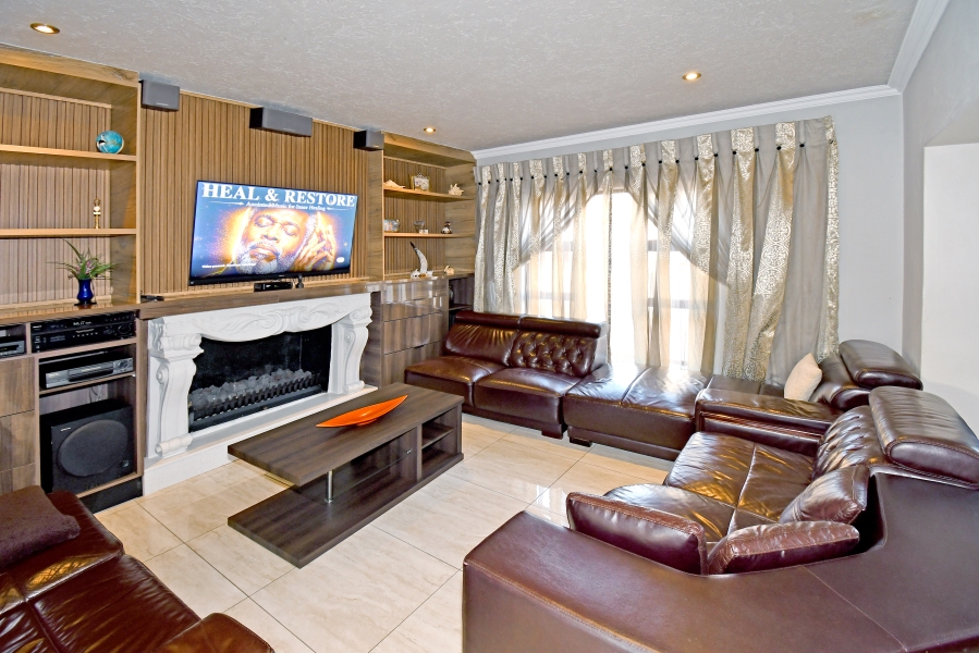 4 Bedroom Property for Sale in Blue Valley Golf Estate Gauteng