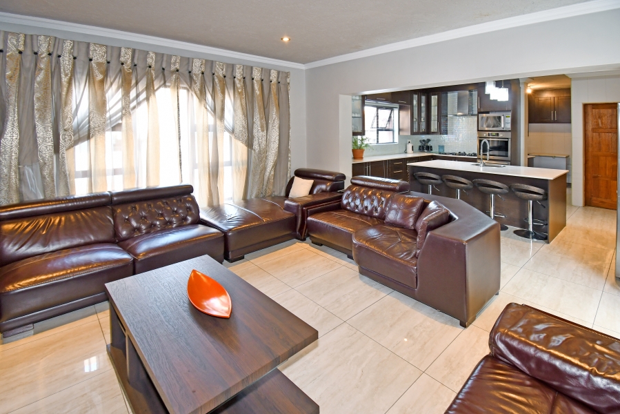 4 Bedroom Property for Sale in Blue Valley Golf Estate Gauteng