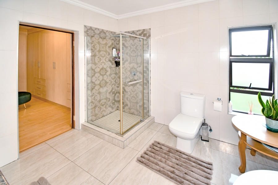 4 Bedroom Property for Sale in Blue Valley Golf Estate Gauteng