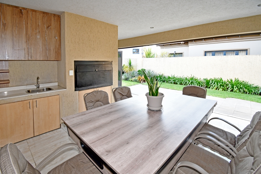 4 Bedroom Property for Sale in Blue Valley Golf Estate Gauteng
