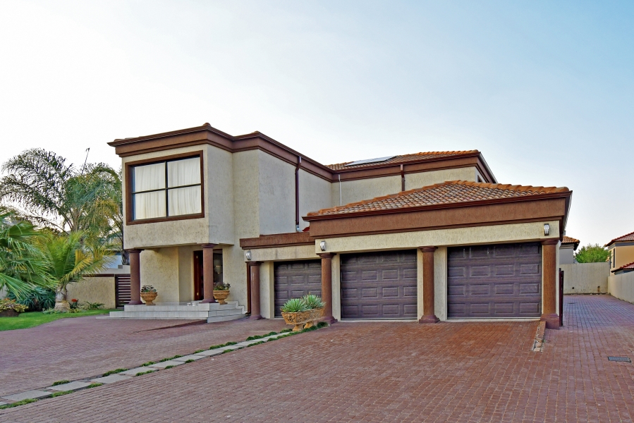4 Bedroom Property for Sale in Blue Valley Golf Estate Gauteng