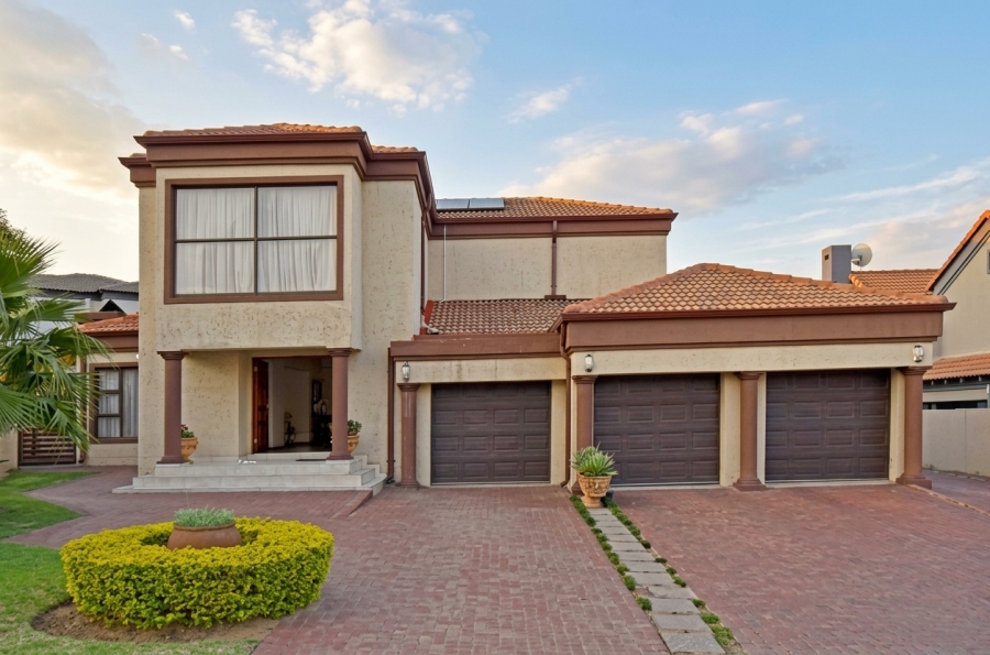 4 Bedroom Property for Sale in Blue Valley Golf Estate Gauteng