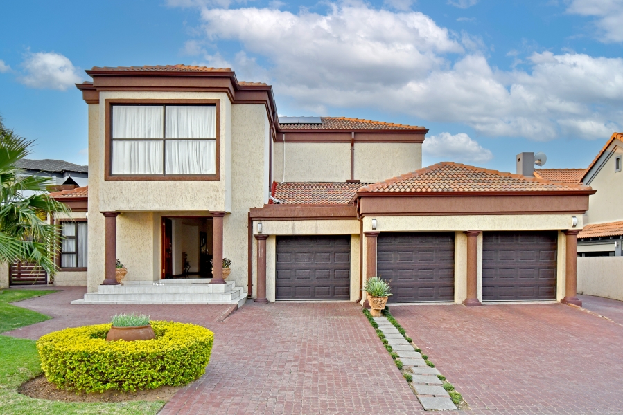 4 Bedroom Property for Sale in Blue Valley Golf Estate Gauteng