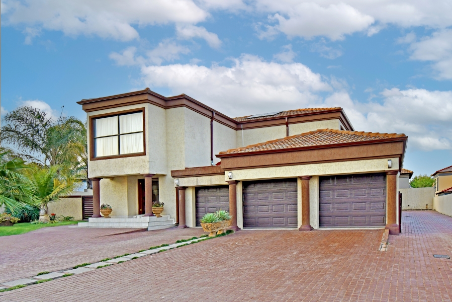 4 Bedroom Property for Sale in Blue Valley Golf Estate Gauteng