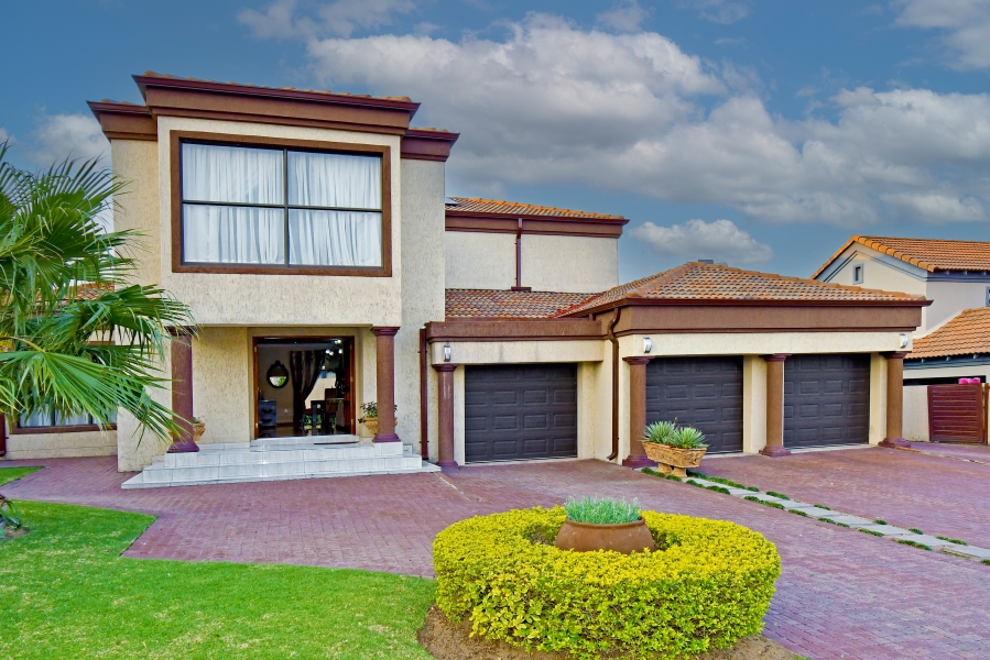 4 Bedroom Property for Sale in Blue Valley Golf Estate Gauteng