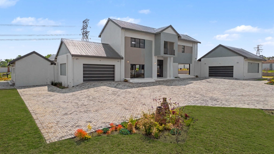 4 Bedroom Property for Sale in Blue Hills Equestrian Estate Gauteng