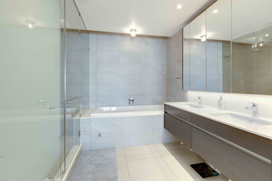 To Let 2 Bedroom Property for Rent in Houghton Estate Gauteng