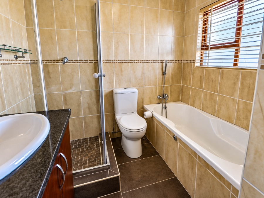 3 Bedroom Property for Sale in Thatchfield Estate Gauteng