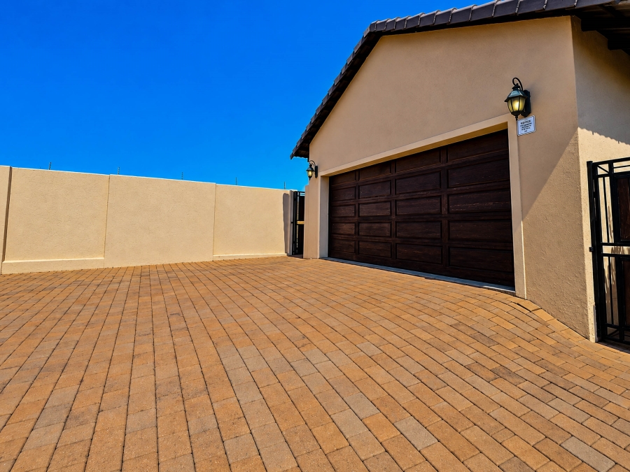 3 Bedroom Property for Sale in Thatchfield Estate Gauteng