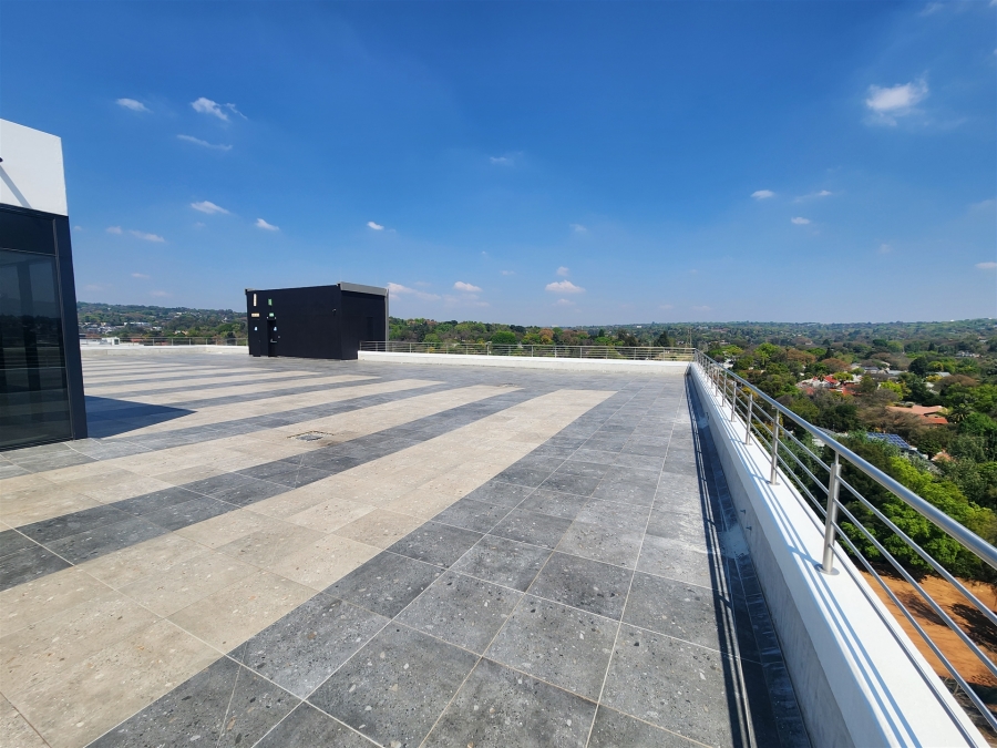 To Let Commercial Property for Rent in Glenadrienne Gauteng