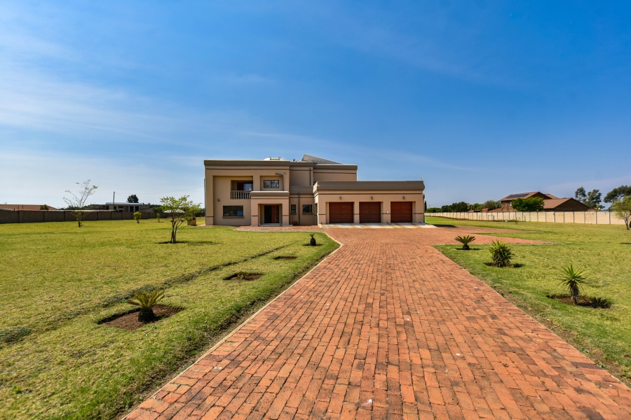 5 Bedroom Property for Sale in Grootfontein Country Estate Gauteng