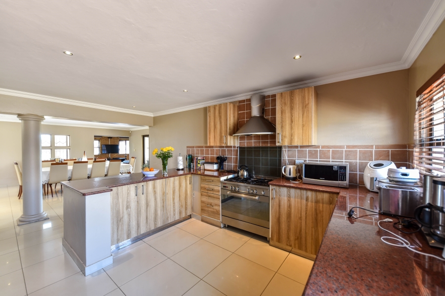 5 Bedroom Property for Sale in Grootfontein Country Estate Gauteng