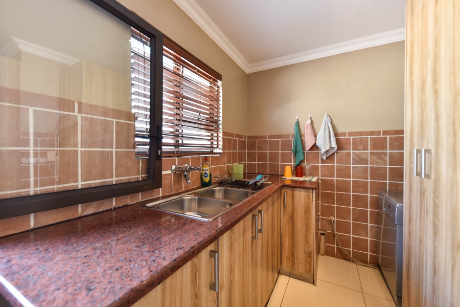 5 Bedroom Property for Sale in Grootfontein Country Estate Gauteng