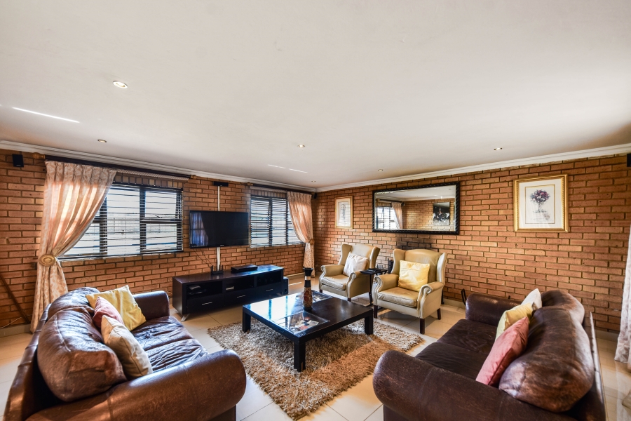 5 Bedroom Property for Sale in Grootfontein Country Estate Gauteng
