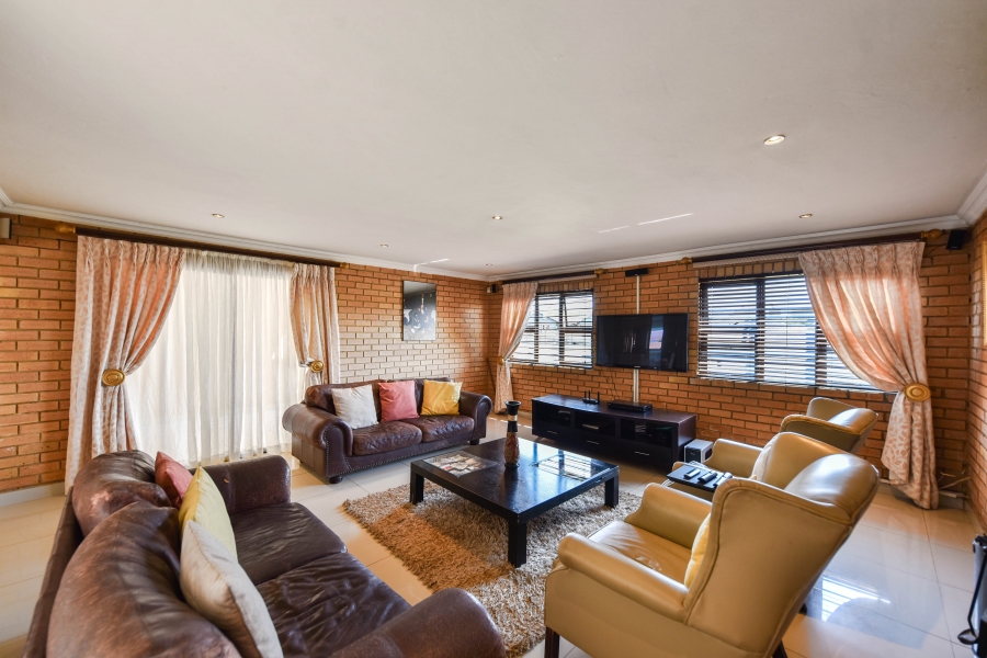 5 Bedroom Property for Sale in Grootfontein Country Estate Gauteng
