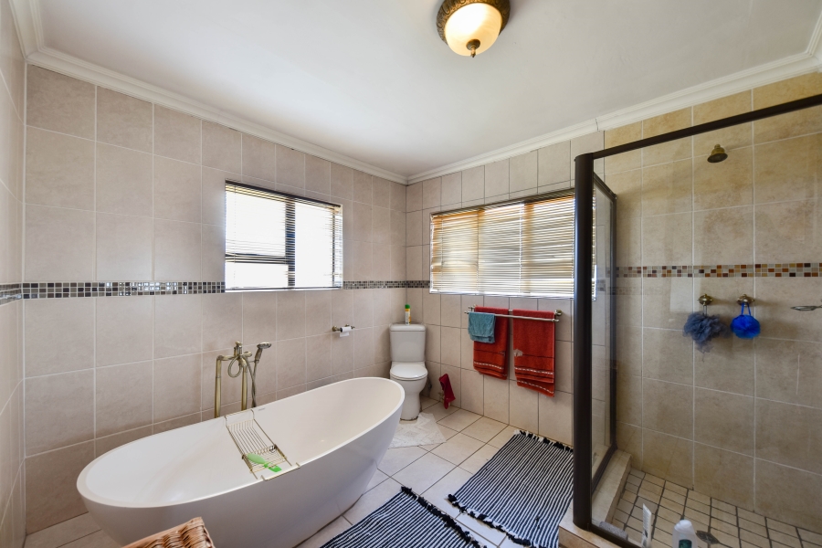 5 Bedroom Property for Sale in Grootfontein Country Estate Gauteng