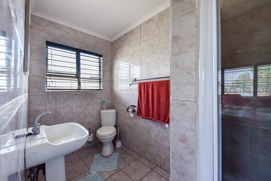 5 Bedroom Property for Sale in Grootfontein Country Estate Gauteng