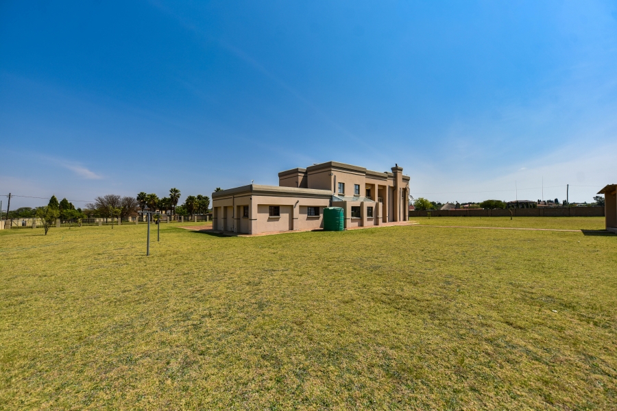 5 Bedroom Property for Sale in Grootfontein Country Estate Gauteng