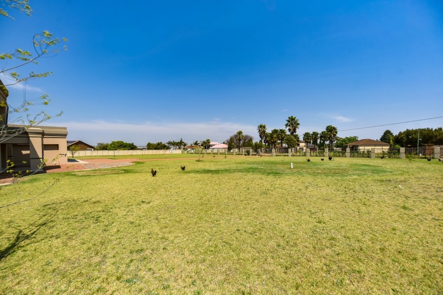 5 Bedroom Property for Sale in Grootfontein Country Estate Gauteng