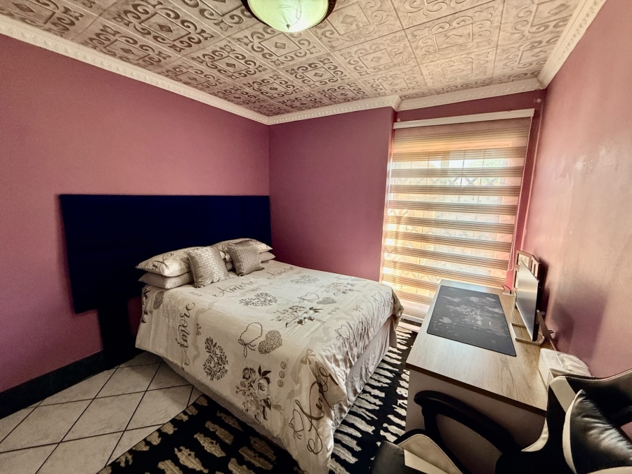 4 Bedroom Property for Sale in Ninapark Gauteng