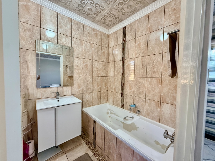 4 Bedroom Property for Sale in Ninapark Gauteng