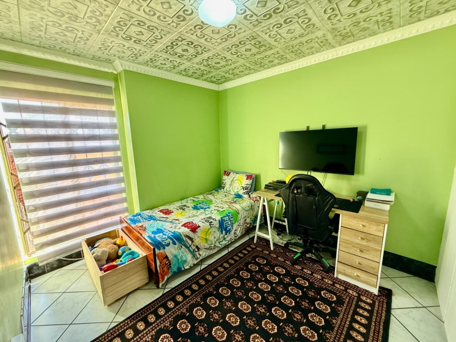 4 Bedroom Property for Sale in Ninapark Gauteng