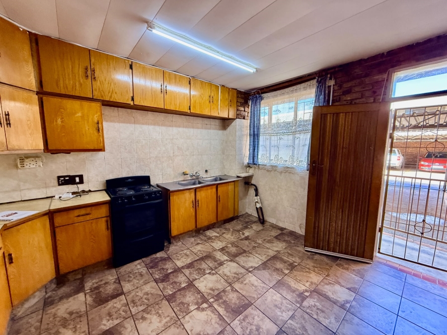 2 Bedroom Property for Sale in Pretoria North Gauteng