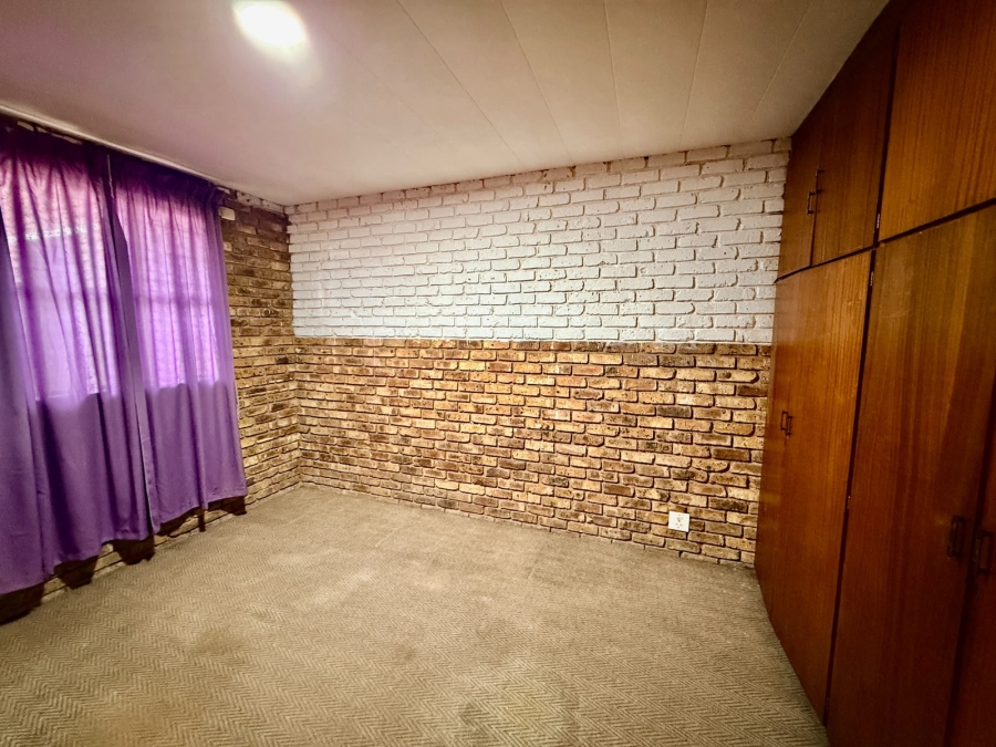 2 Bedroom Property for Sale in Pretoria North Gauteng