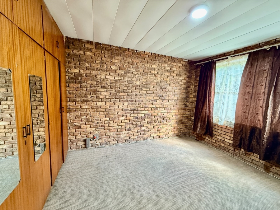 2 Bedroom Property for Sale in Pretoria North Gauteng