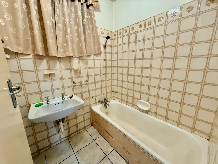 2 Bedroom Property for Sale in Pretoria North Gauteng