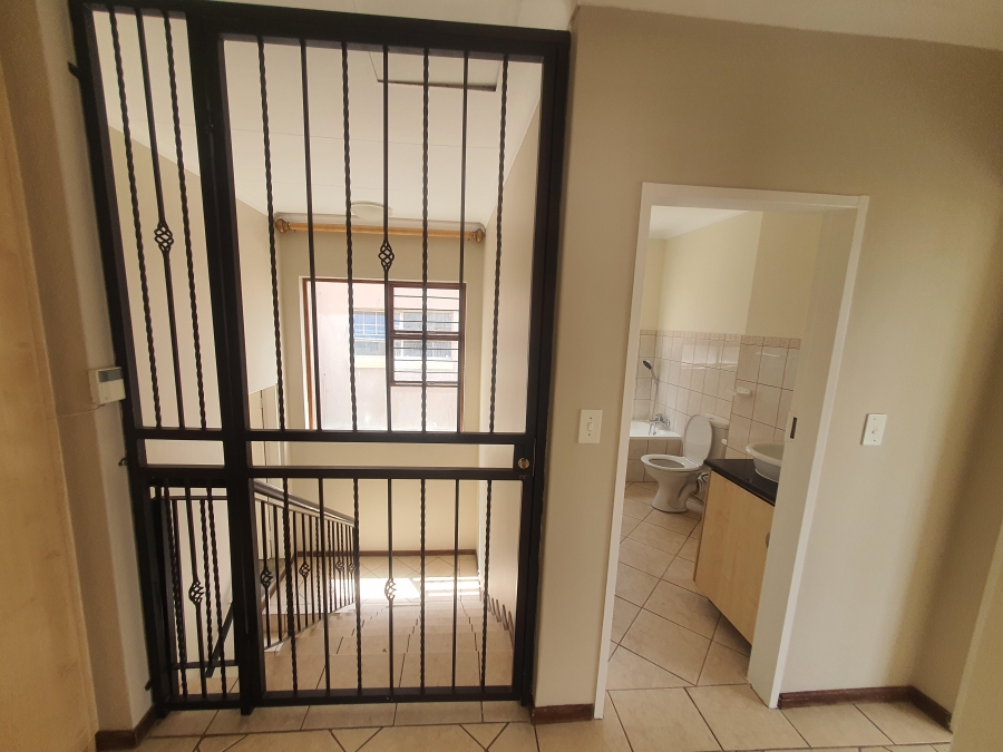 To Let 3 Bedroom Property for Rent in Bassonia Gauteng