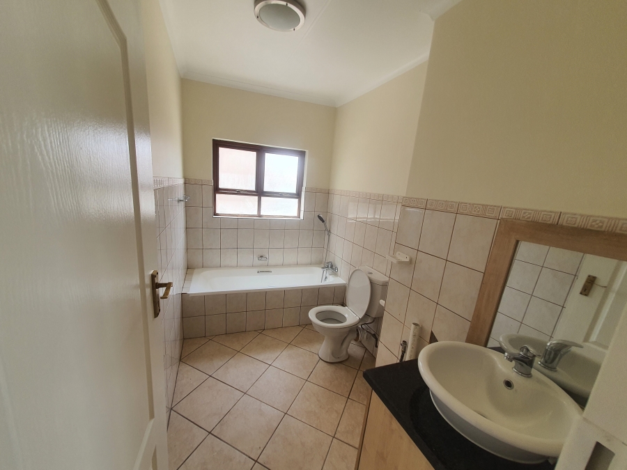To Let 3 Bedroom Property for Rent in Bassonia Gauteng