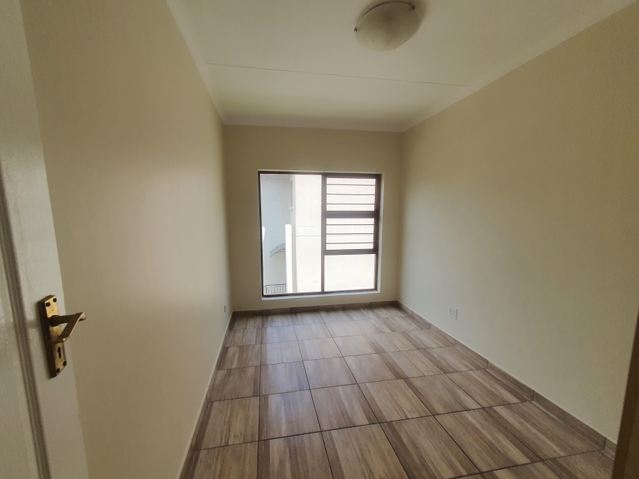 To Let 3 Bedroom Property for Rent in Bassonia Gauteng