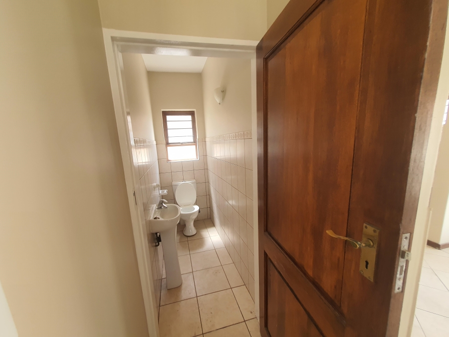 To Let 3 Bedroom Property for Rent in Bassonia Gauteng
